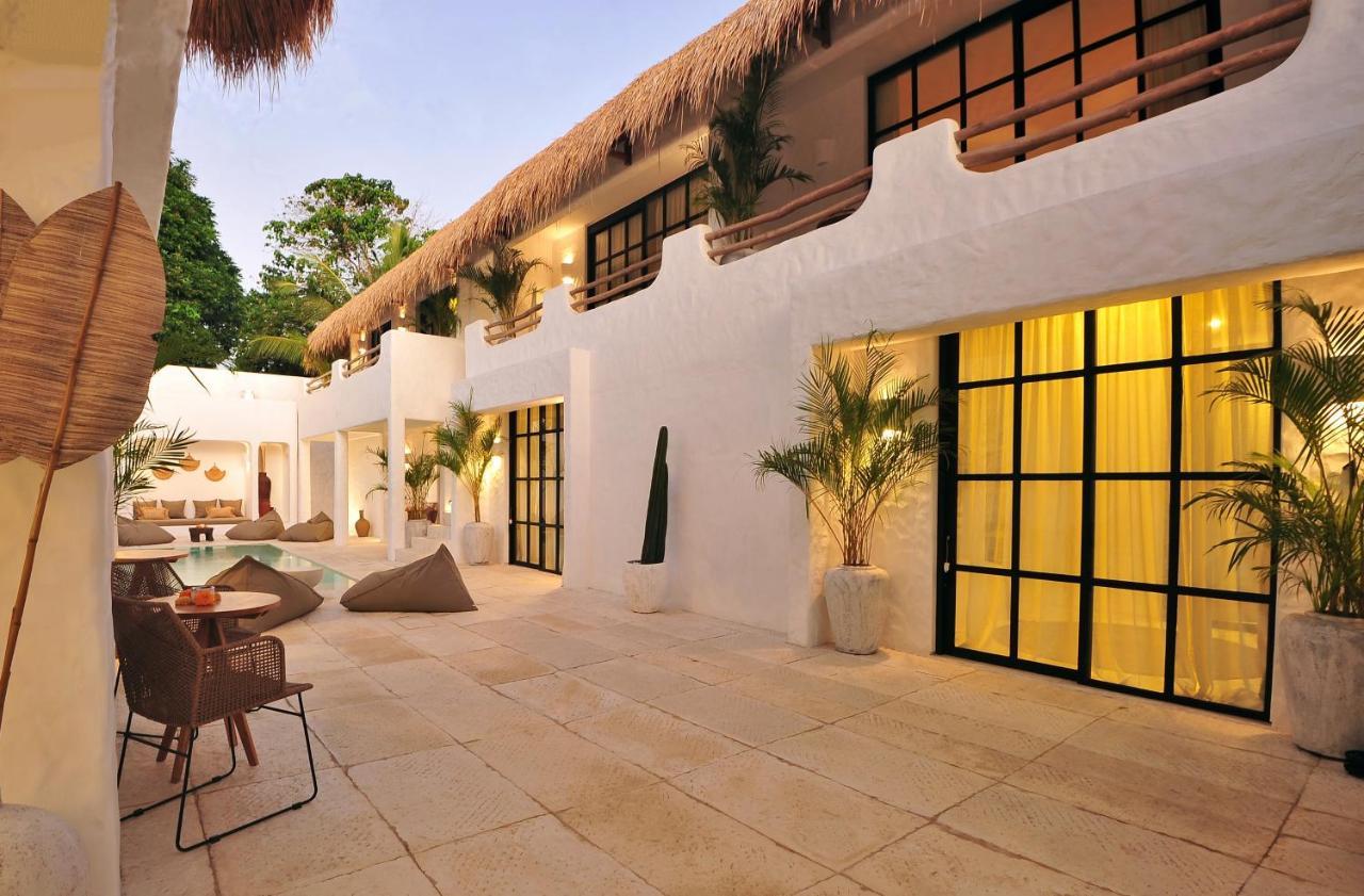 Amara Uluwatu Hotel Exterior photo