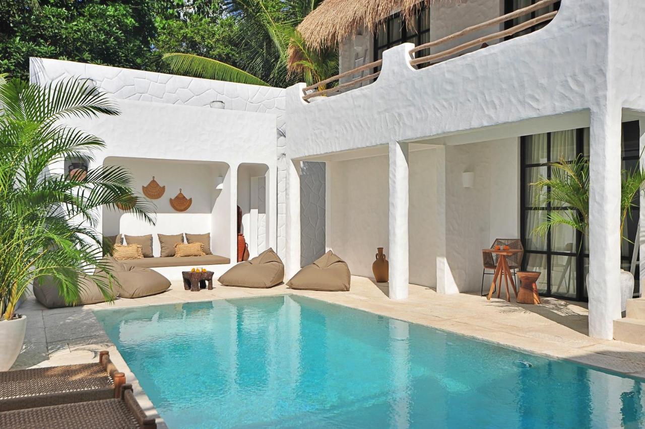 Amara Uluwatu Hotel Exterior photo
